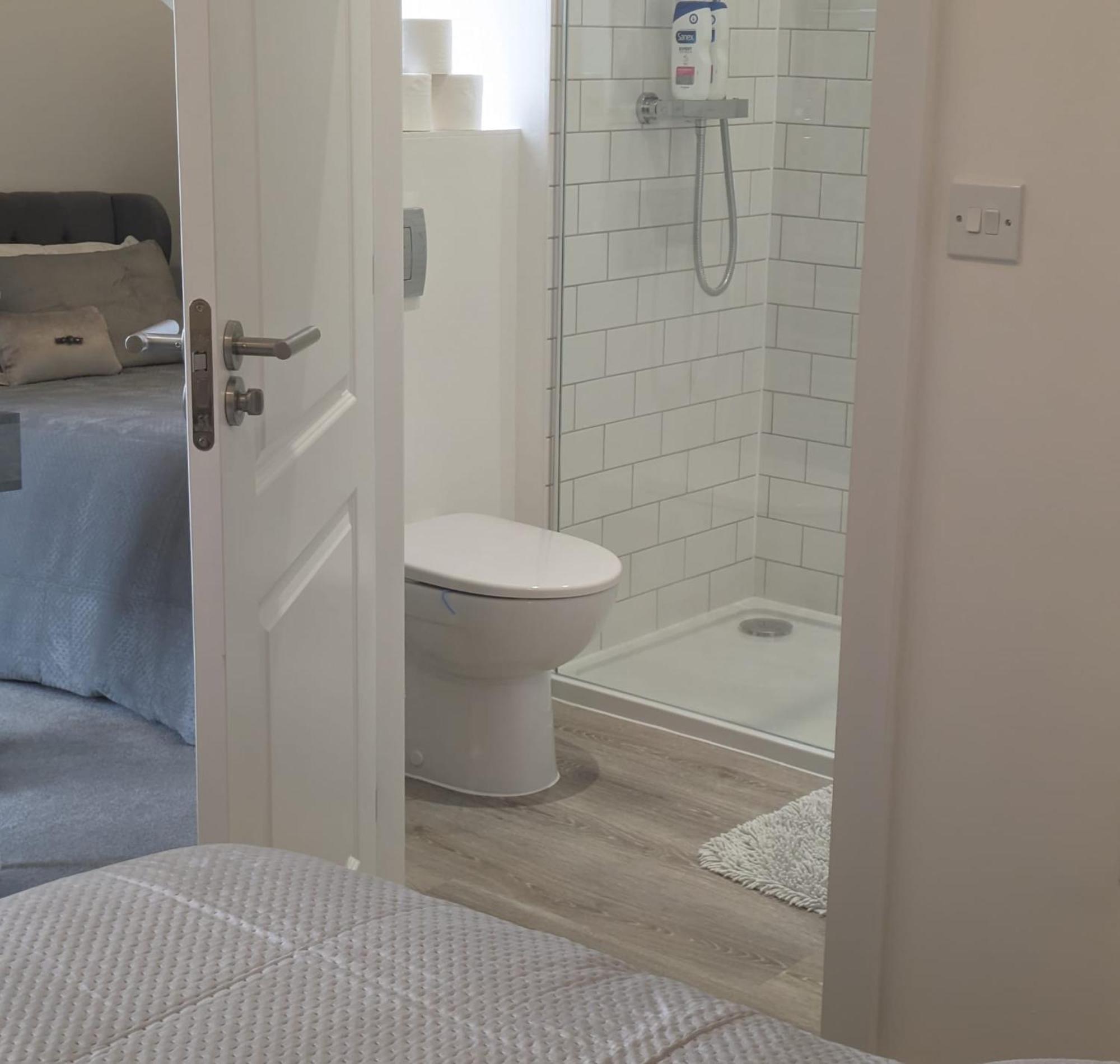 Contemporary Double Ensuite Room Μπέρμιγχαμ Εξωτερικό φωτογραφία
